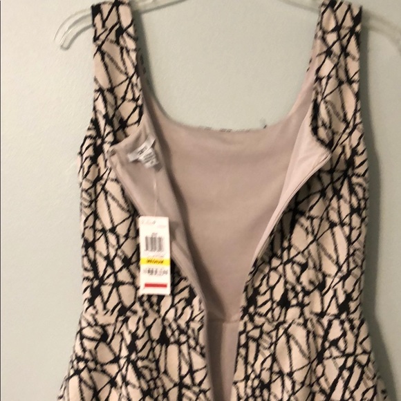 Bar lll Peplum Dress NWT - Picture 5 of 5